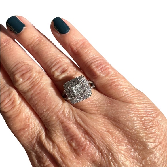 Mini Stone Zircon Diamond Ring - Picture 8 of 8
